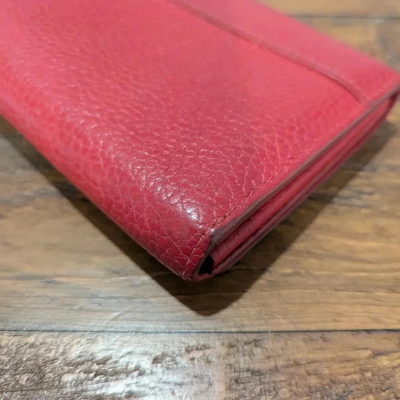Authentic Louis Vuitton Taurillon Portefeuille Capucines Wallet in Red - Picture 7 of 15